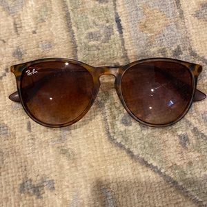 Brown ray ban sunglasses